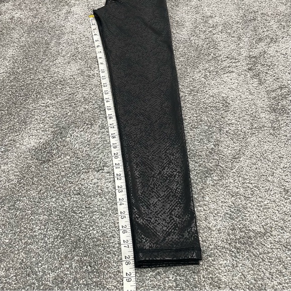 Offline Aerie The Hugger High Waisted Crackle Legging - Picture 7 of 10